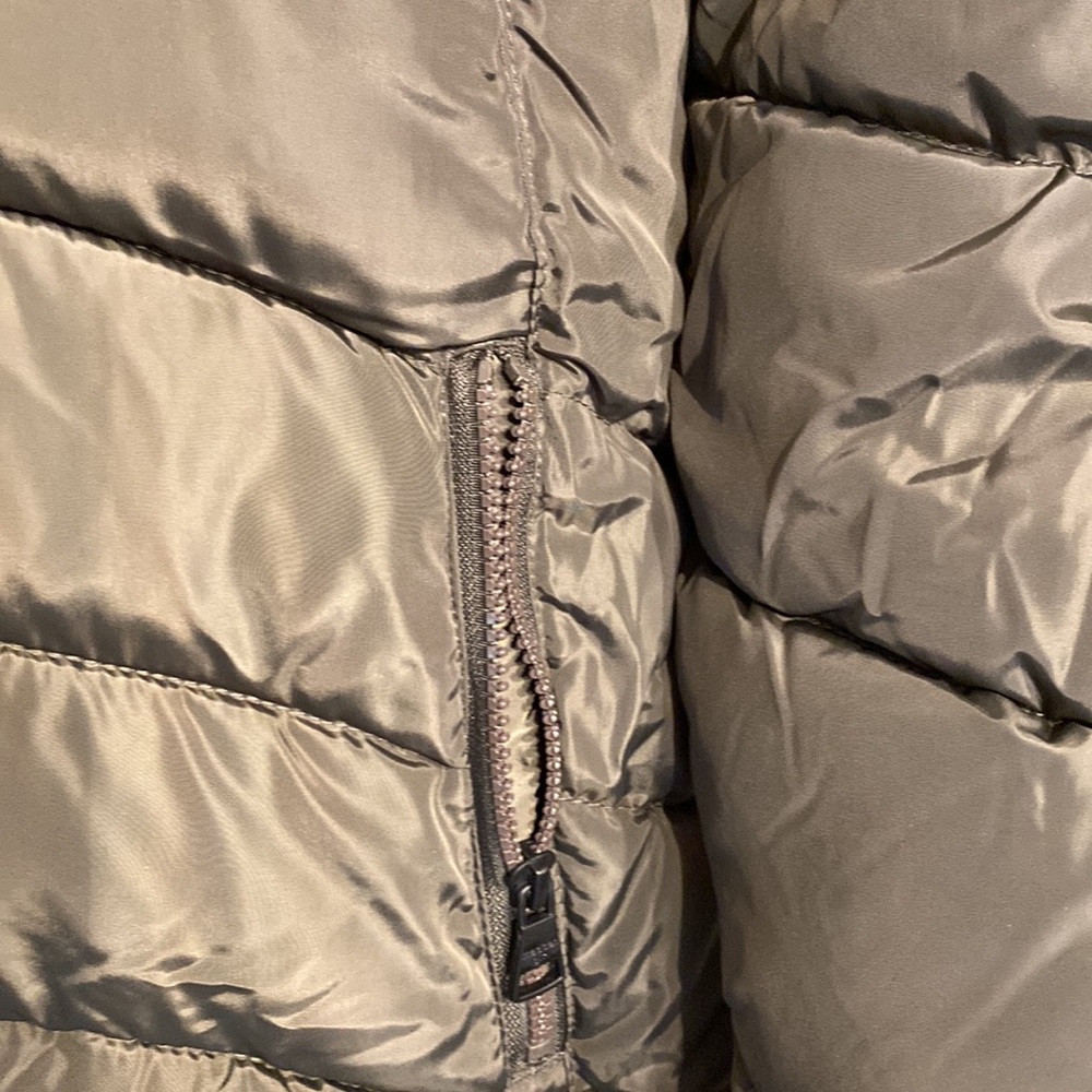 Madden Olive Green puffer coat/ attached hood with removable faux fur trim - Picture 9 of 14